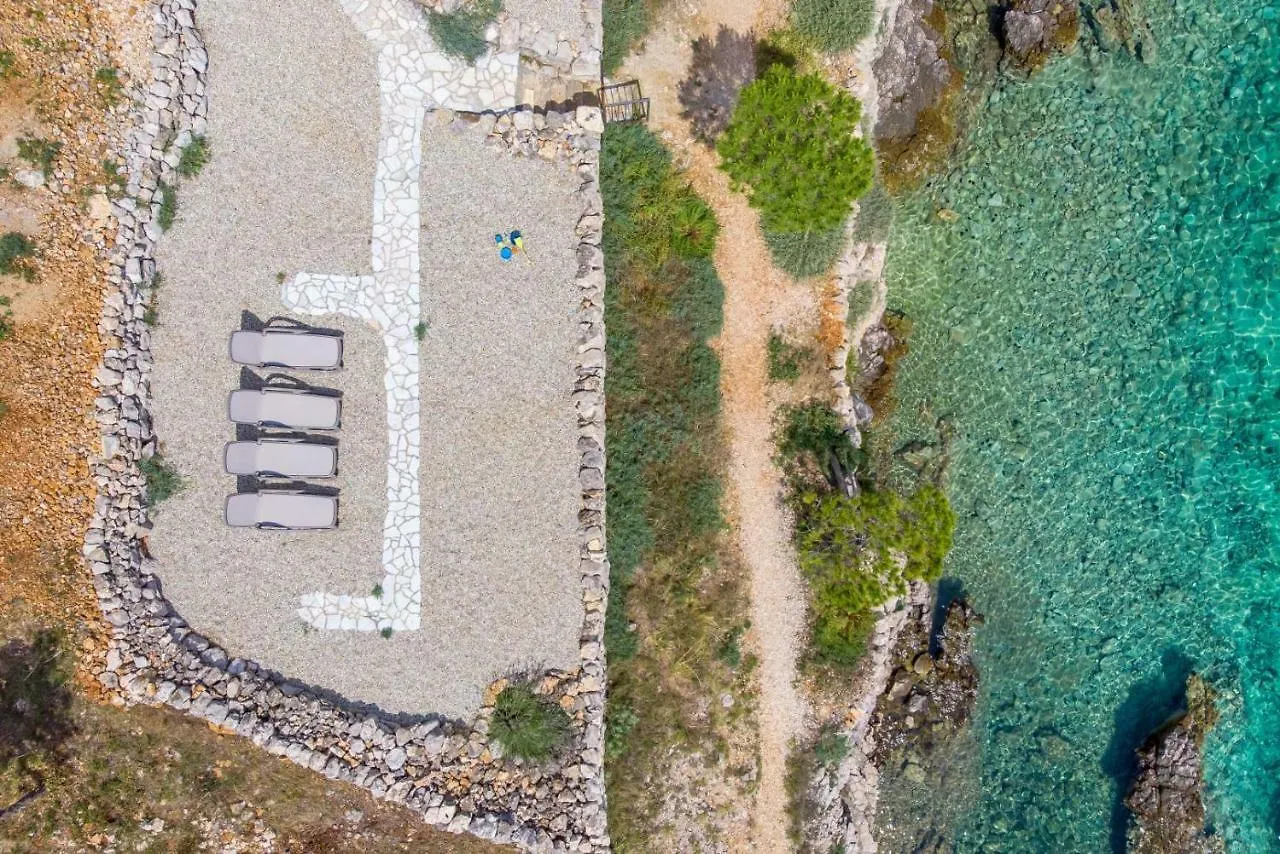 Campsite Kamp Punta Jerta Hotel Pinezici  Croatia