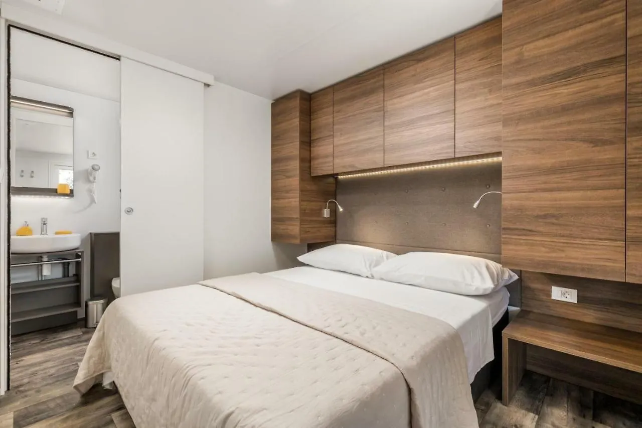 Kamp Punta Jerta Hotel Pinezici  Pinezici (Krk)
