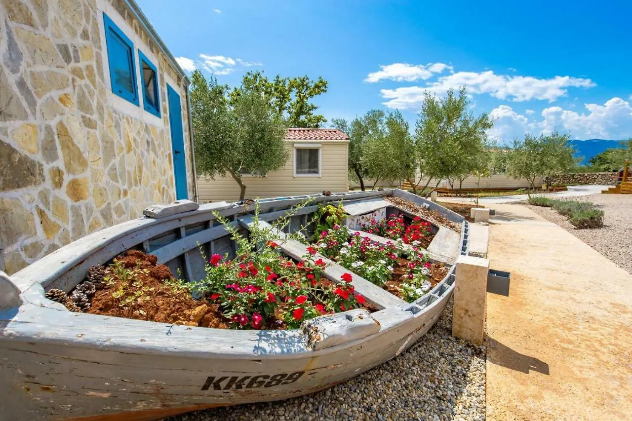 Kamp Punta Jerta Hotel Pinezici  0*, Pinezici (Krk)