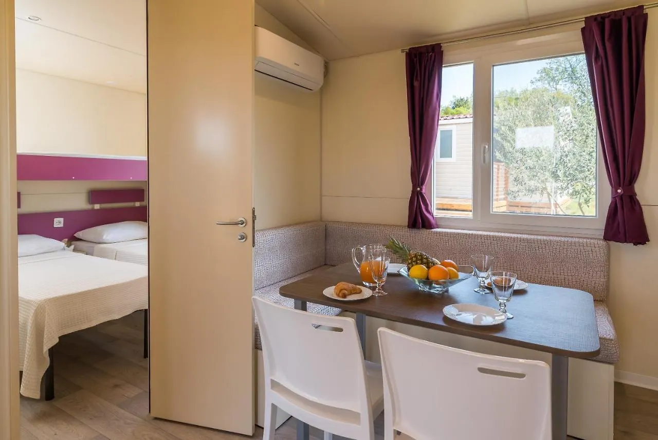 Kamp Punta Jerta Hotel Pinezici  0*, Pinezici (Krk) Croatia
