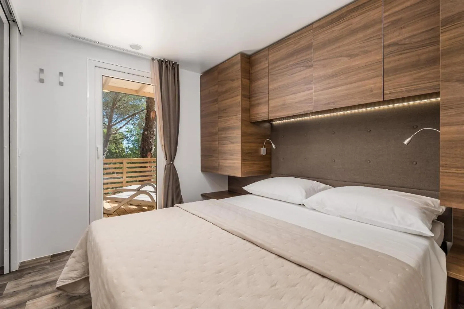 Camping Kamp PUNTA JERTA Hotel Pinezići